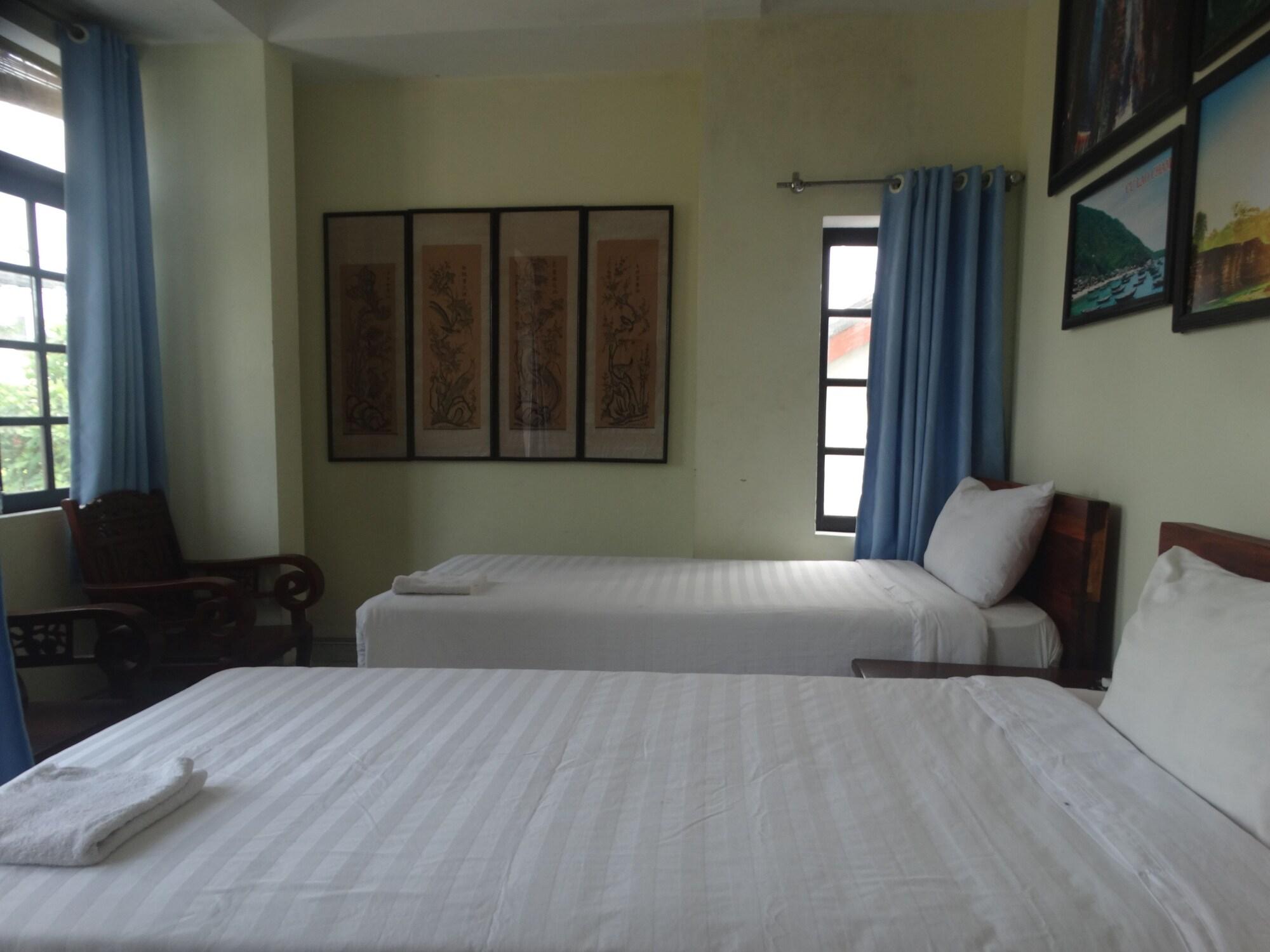 Yellow House Homestay Хойан Экстерьер фото