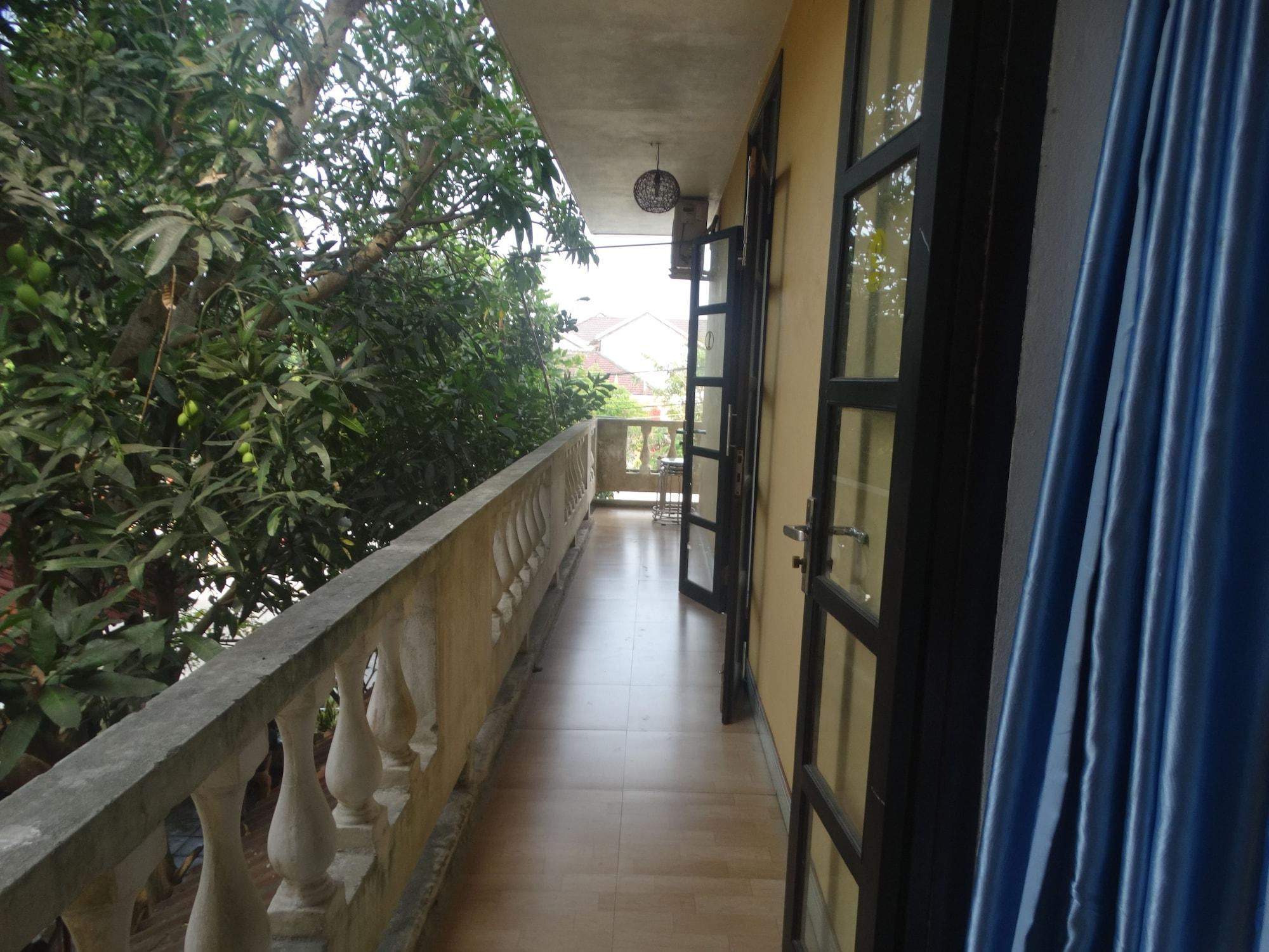 Yellow House Homestay Хойан Экстерьер фото