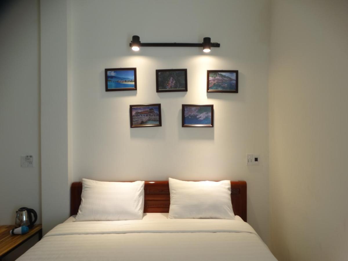 Yellow House Homestay Хойан Экстерьер фото