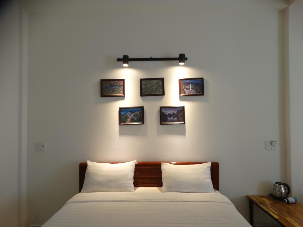 Yellow House Homestay Хойан Экстерьер фото